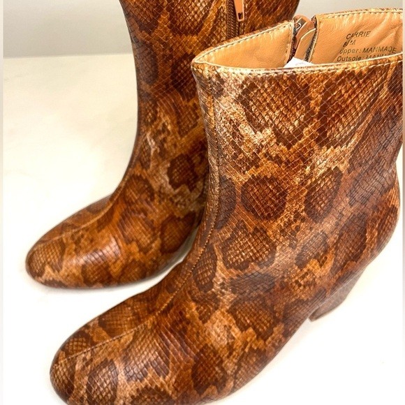 Coconuts by MATISSE Reptile Skin Print Ankle Boots - Picture 11 of 13